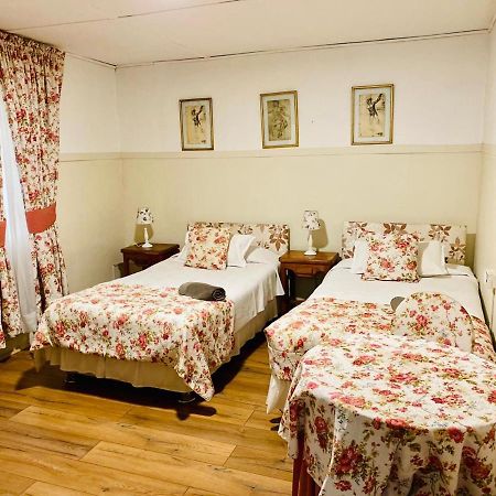 Hostal Plaza Londres 77 サンティアゴ エクステリア 写真