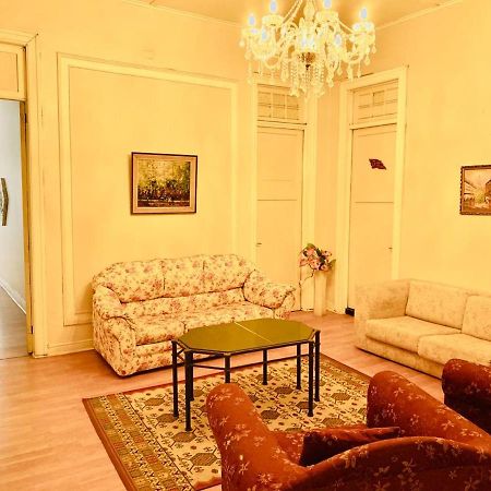Hostal Plaza Londres 77 サンティアゴ エクステリア 写真