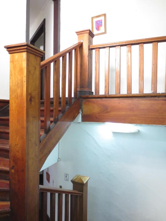 Hostal Plaza Londres 77 サンティアゴ エクステリア 写真