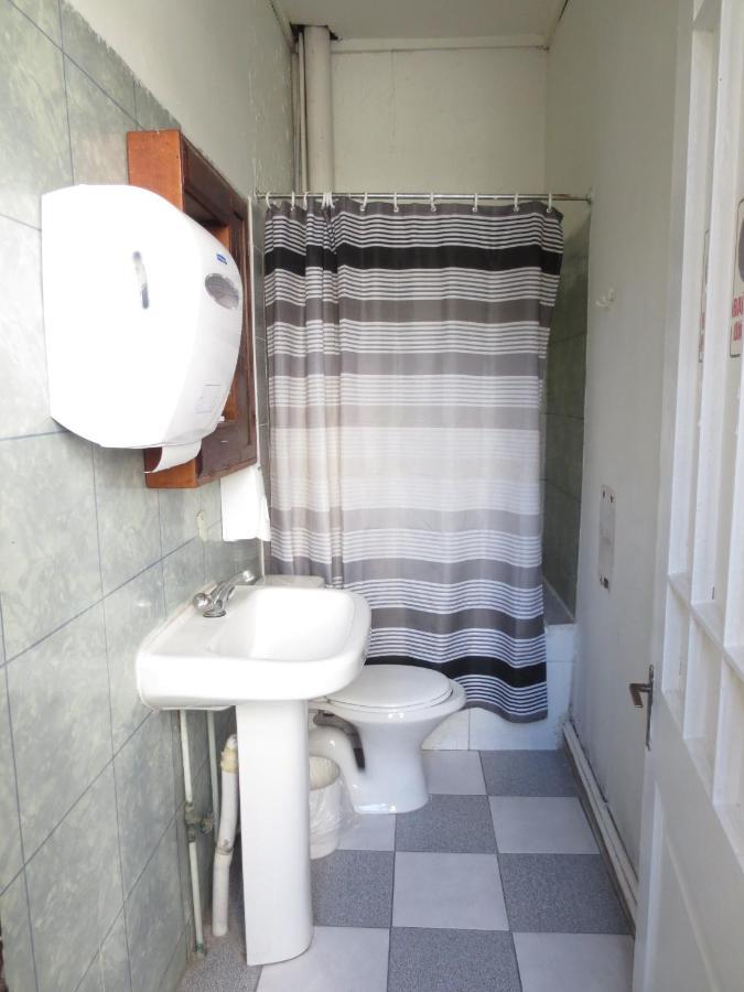 Hostal Plaza Londres 77 サンティアゴ エクステリア 写真