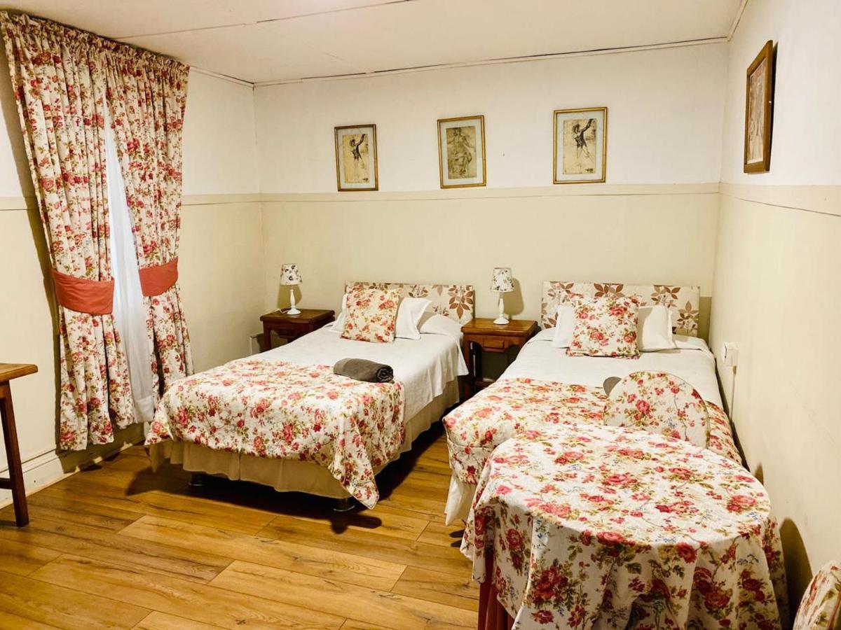 Hostal Plaza Londres 77 サンティアゴ エクステリア 写真
