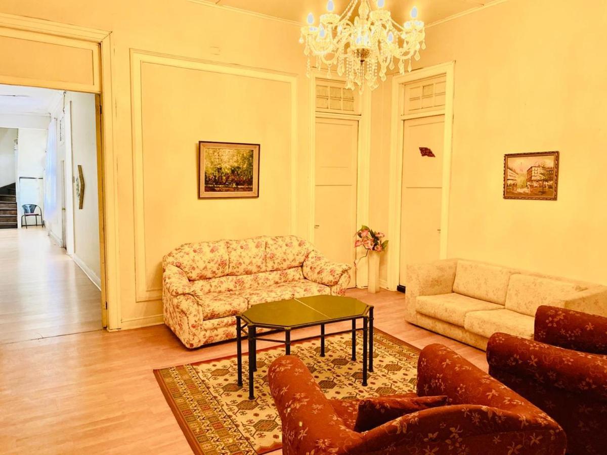 Hostal Plaza Londres 77 サンティアゴ エクステリア 写真